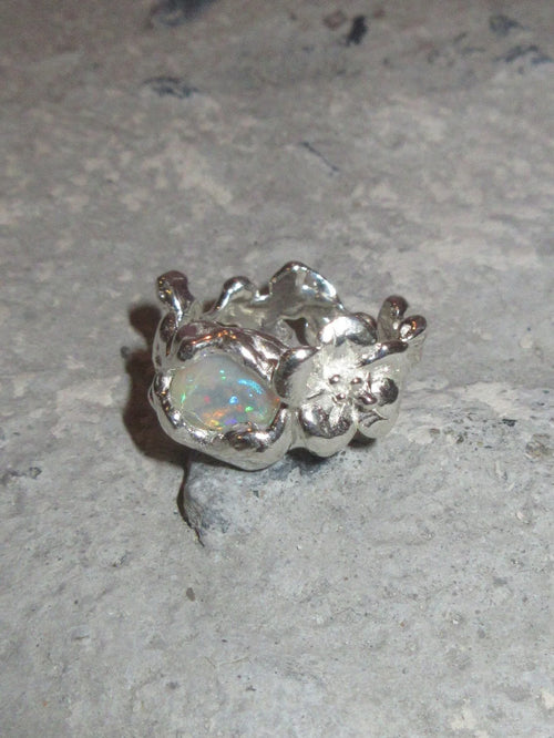 Volcan Flower Ring
